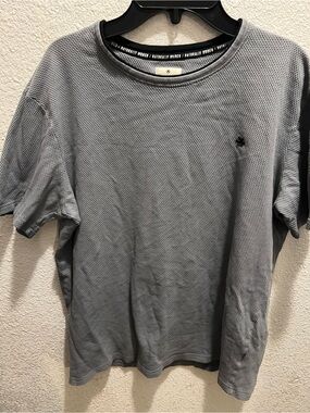 Casual Men's Short-Sleeve Crewneck Shirt in Gray by Unknown Brand